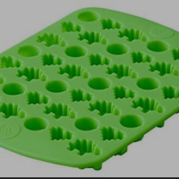 NEW CANDY MOLD 42 CAVITIES - Picture 3 of 6